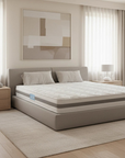 Colchão Atenas BellaGoma sobre cama num quarto moderno e luminoso