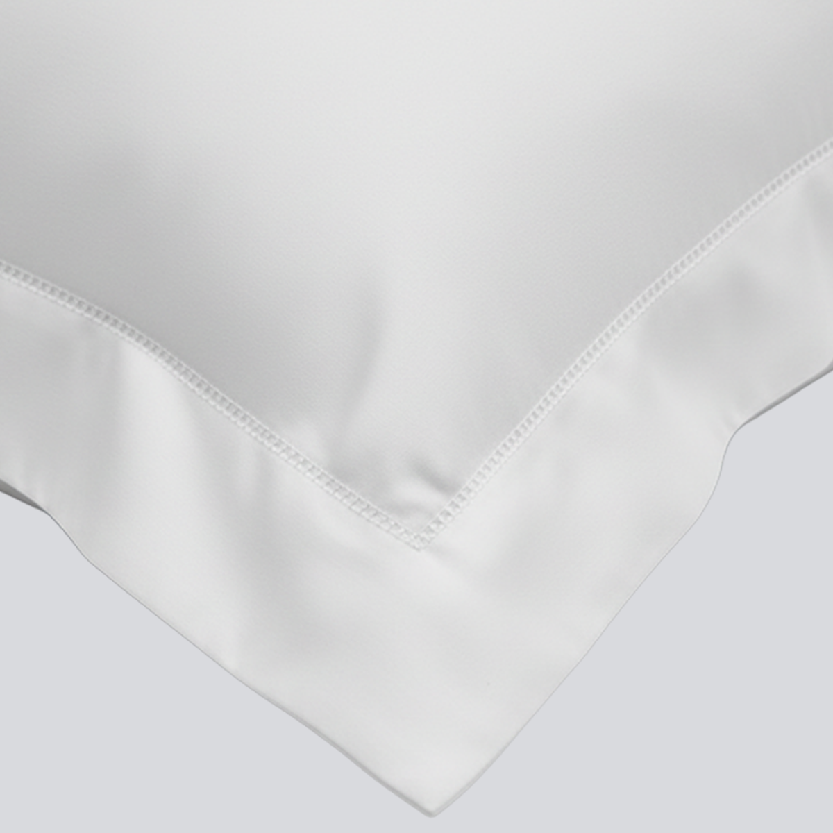 Fronhas BellaLux em cetim 100% algodão branco — BellaGoma